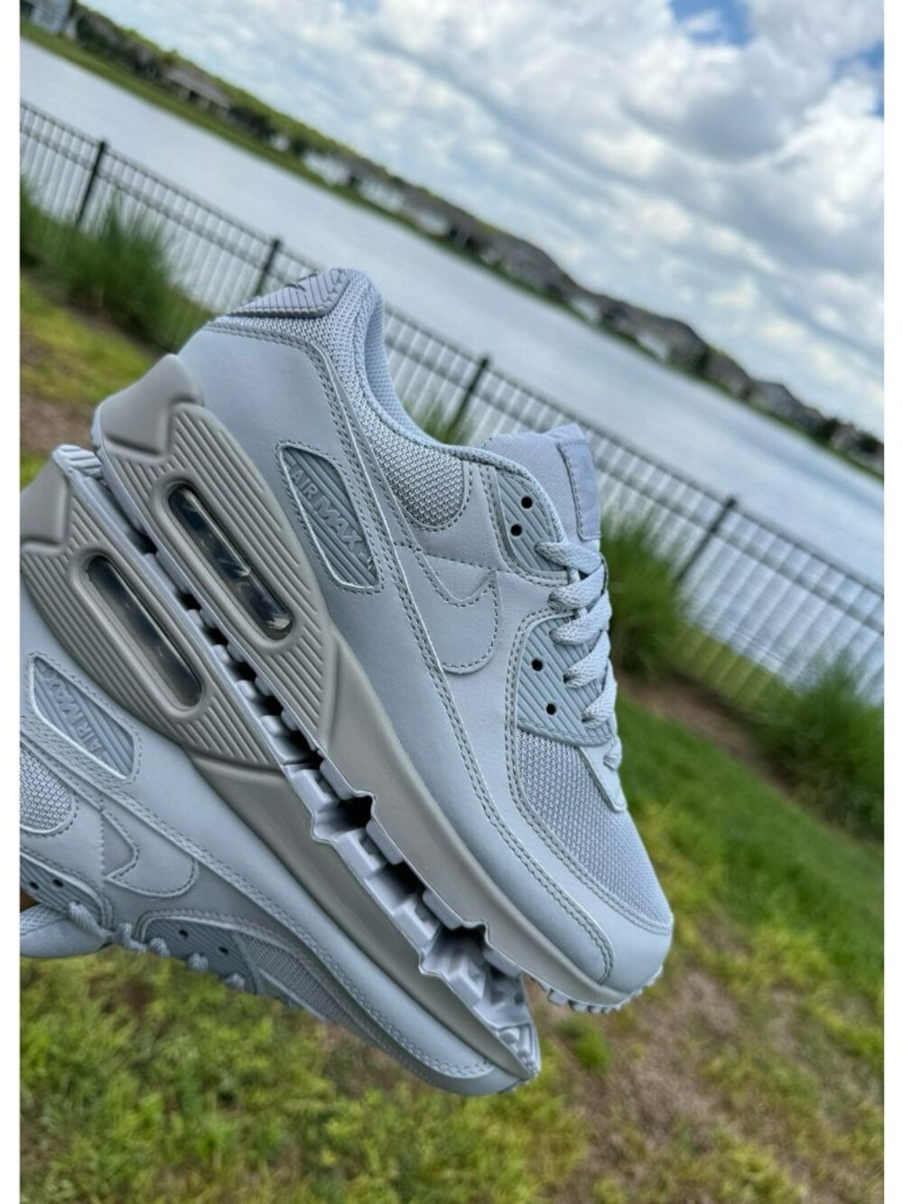 * 8.5 WOMEN'S NIKE AIR MAX 90 WOLF GREY CN8490-001 RUNNING SNEAKERS - Picture 1 of 8